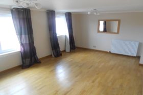 3 bedroom Flat to re...